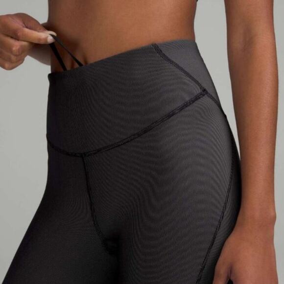 Lululemon Base Pace High-Rise Tight 25” Legging Size 6 - Picture 3 of 8